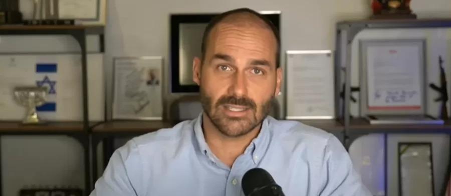 Moraes bloqueia tudo de Eduardo e até salário entra na mira