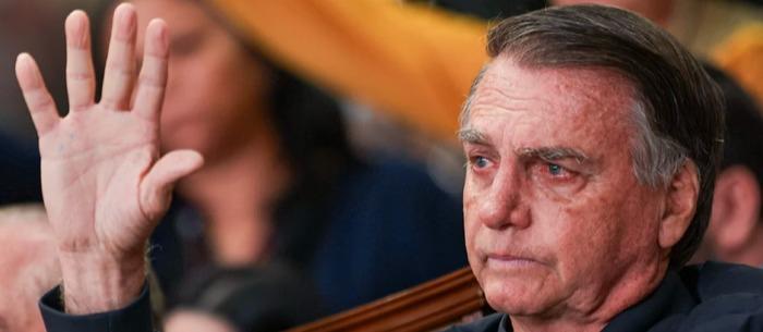 Bolsonaro denuncia cerco do STF e diz estar impossibilitado de se defender